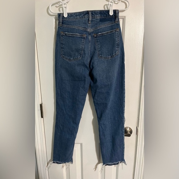 Abercrombie & Fitch The Mom HIgh Rise Distressed Jean Size 2 - Picture 4 of 4